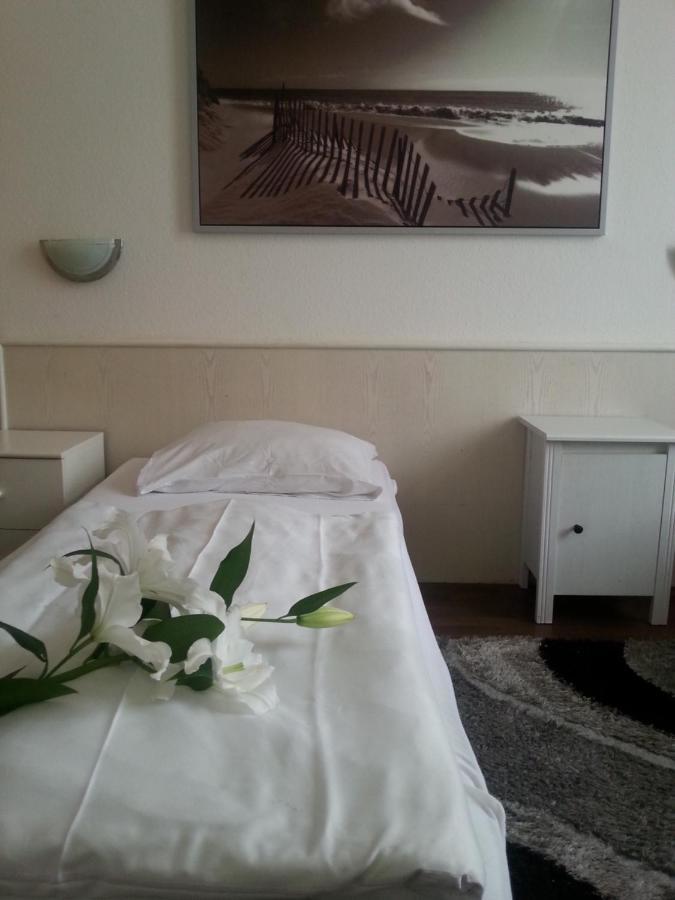 Hotel Komet Ντίσελντορφ Εξωτερικό φωτογραφία